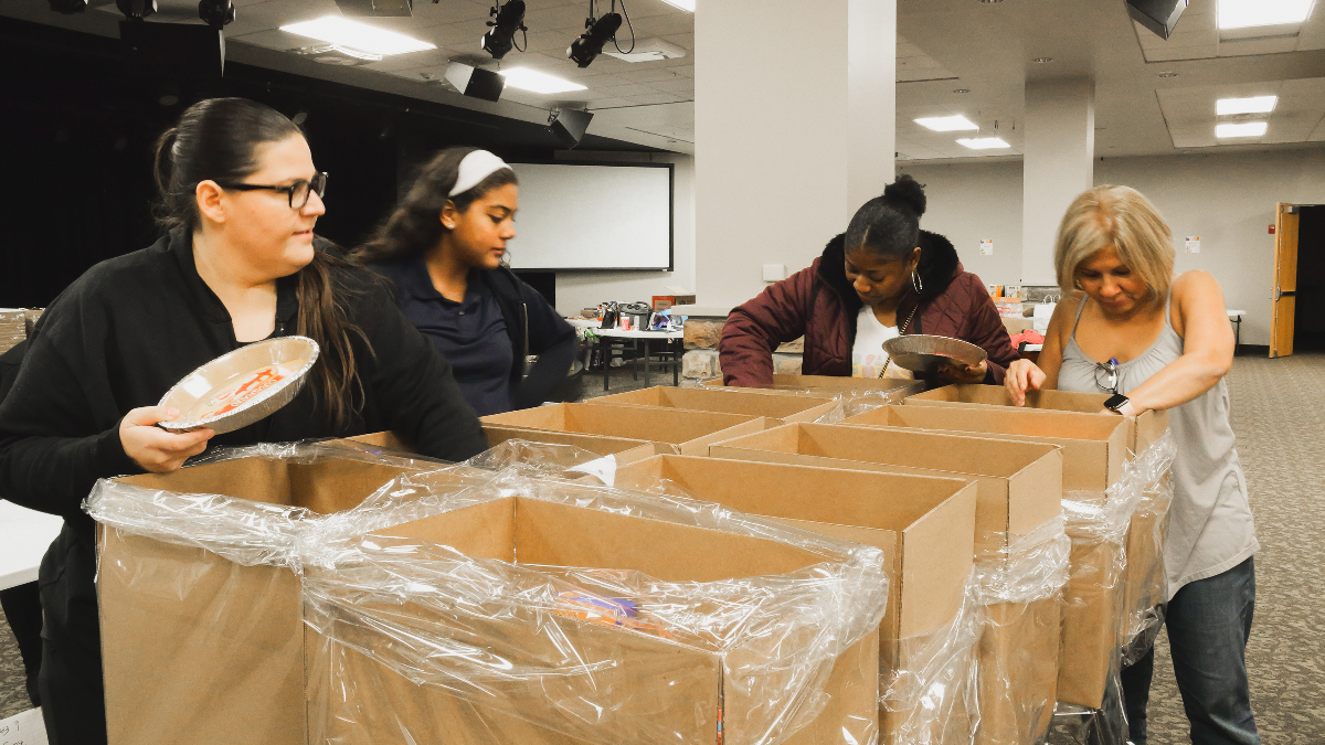 “New Jersey Church Upholds Thanksgiving Tradition, Distributing $30,000 Worth of Food Baskets to Community”