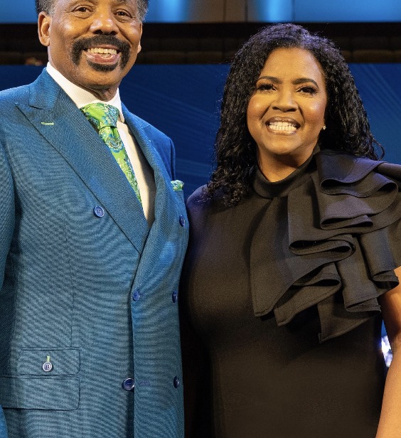 “Pastor Tony Evans of Oak Cliff Bible Fellowship Remarries Four Years After First Wife’s Demise”