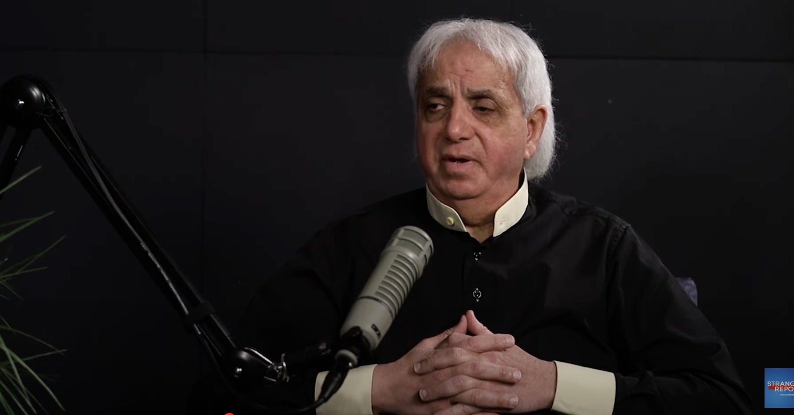 “Benny Hinn: A Controversial Return to Prosperity Gospel Amidst Impending Global Crises”