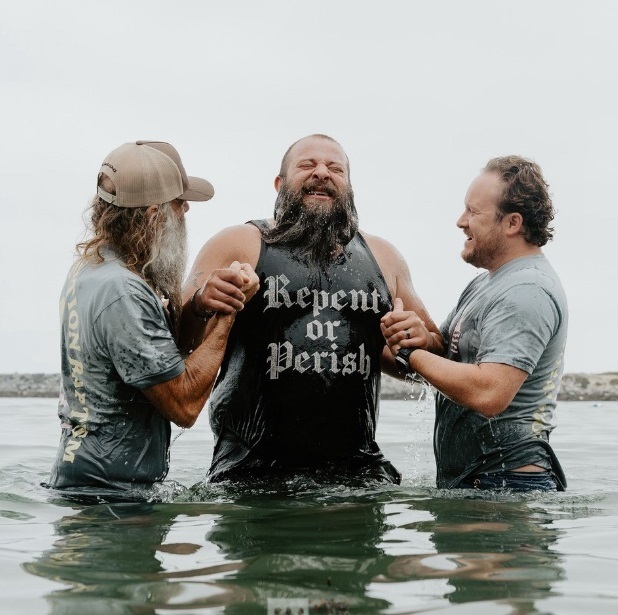 “Faith Renewed: Over 2,000 Baptized at California Beach Following Harvest Crusade”